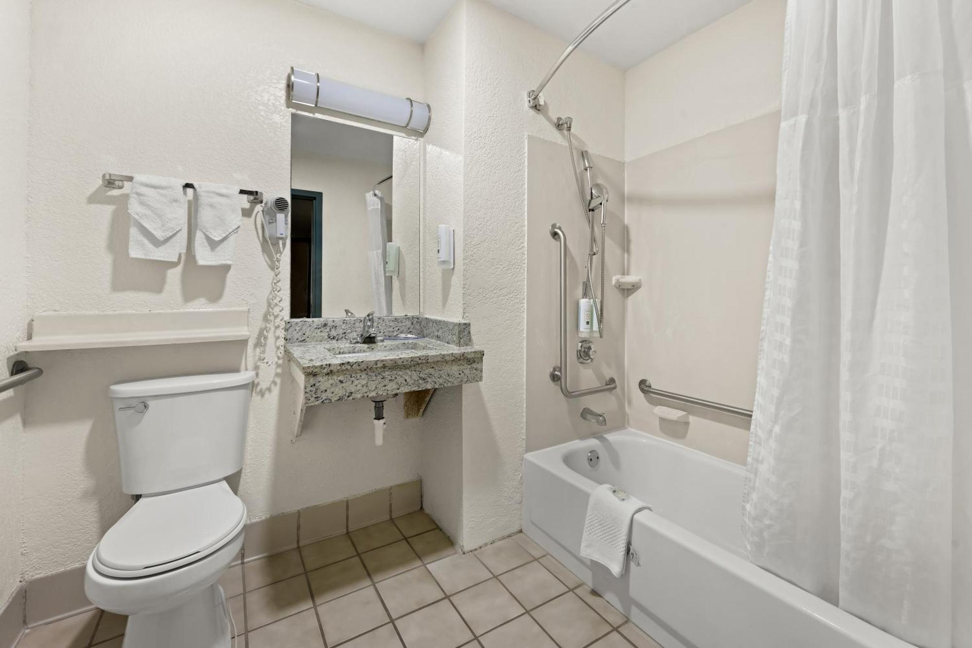 Quality Inn Роки-Маунт Экстерьер фото
